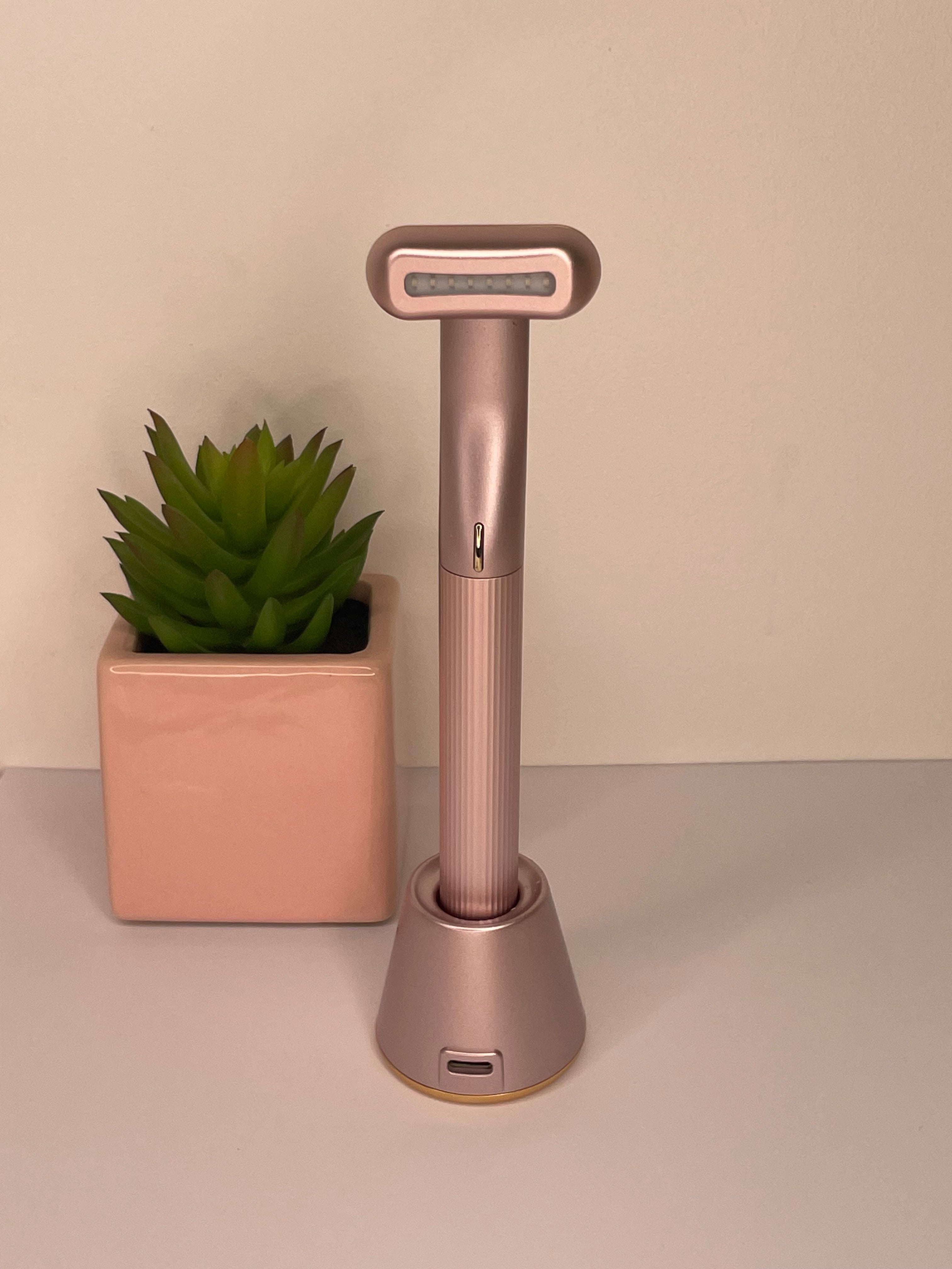 4-in-1 Red Light therapy Facial & Neck Wand