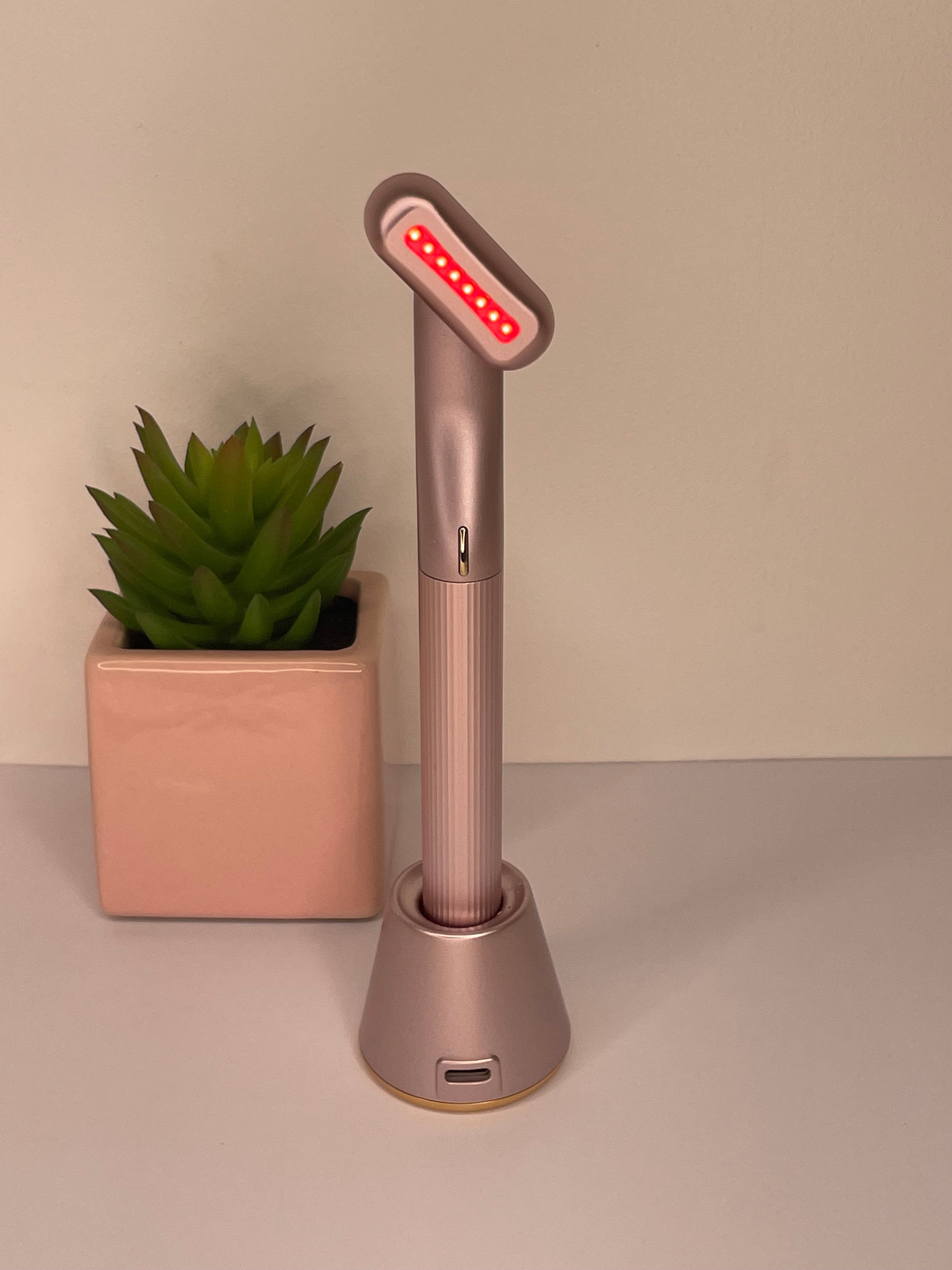 4-in-1 Red Light therapy Facial & Neck Wand